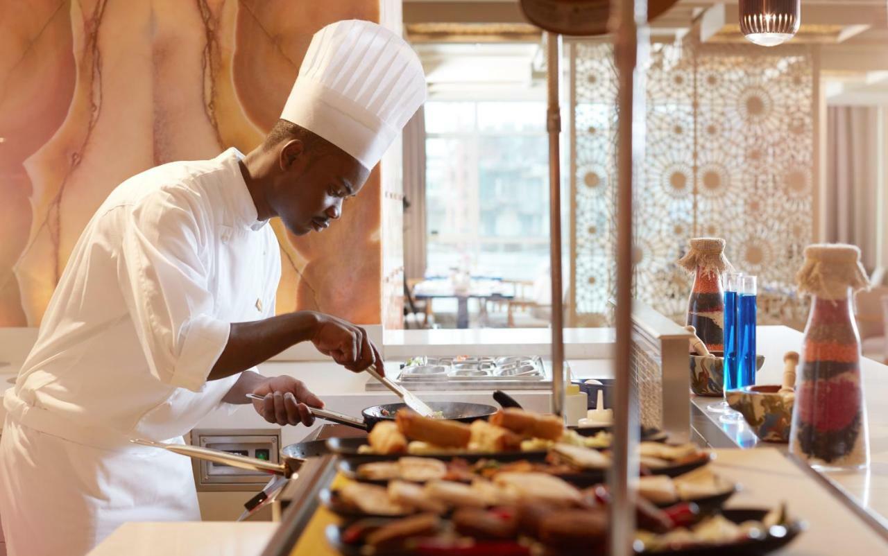 מלון מכה Tilal Jabal Al Kabah מראה חיצוני תמונה A chef at work